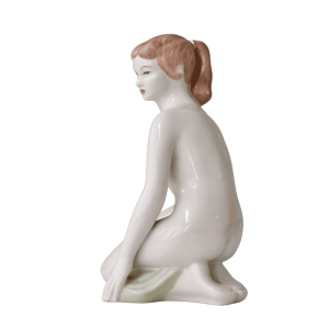Porcelán figura, "Fürdés után" női akt