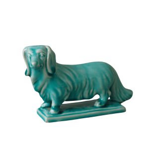 Hosszúszőrű tacskó, porcelán figura